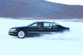 2011款大众辉腾冰雪试驾实拍