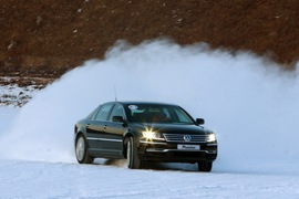2011款大众辉腾冰雪试驾实拍