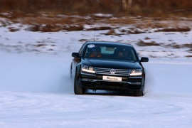 2011款大众辉腾冰雪试驾实拍