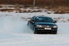 2011款大众辉腾冰雪试驾实拍