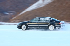 2011款大众辉腾冰雪试驾实拍