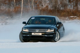 2011款大众辉腾冰雪试驾实拍