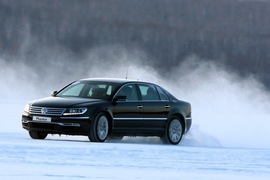 2011款大众辉腾冰雪试驾实拍