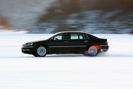 2011款大众辉腾冰雪试驾实拍
