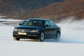 2011款大众辉腾冰雪试驾实拍