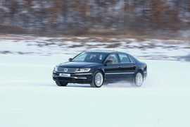 2011款大众辉腾冰雪试驾实拍