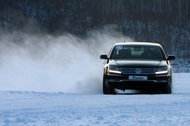 2011款大众辉腾冰雪试驾实拍