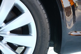 2011款大众辉腾冰雪试驾实拍