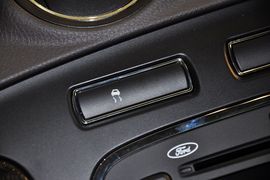 2011款福特蒙迪欧致胜GTDi200豪华型