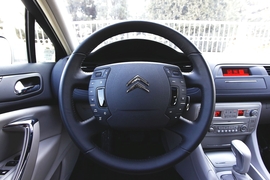 2012款东风雪铁龙C5试驾实拍