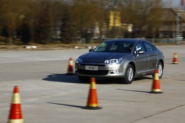 2012款东风雪铁龙C5试驾实拍