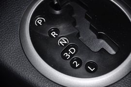 2012款长安铃木天语SX4锐骑