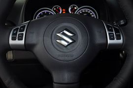 2012款长安铃木天语SX4锐骑