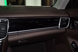2012款保时捷Panamera