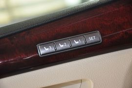 2010款雷克萨斯LX570到店实拍
