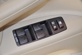 2010款雷克萨斯LX570到店实拍