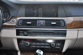 2012款宝马530i旅行版领先型