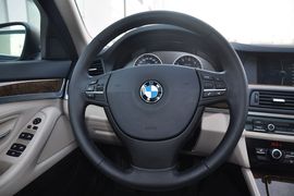 2012款宝马530i旅行版领先型