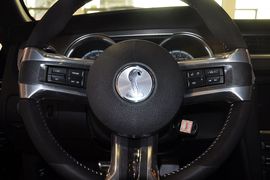 2012款福特野马Shelby