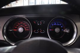 2012款福特野马Shelby