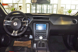 2012款福特野马Shelby