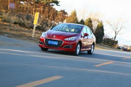 2011款标致308试驾实拍