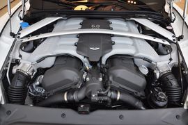 2010款阿斯顿马丁Rapide