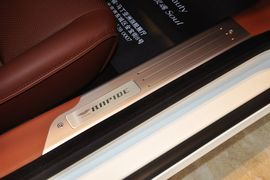 2010款阿斯顿马丁Rapide