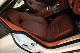 2010款阿斯顿马丁Rapide