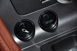 2010款阿斯顿马丁Rapide