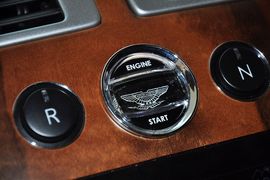 2010款阿斯顿马丁Rapide