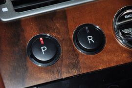 2010款阿斯顿马丁Rapide