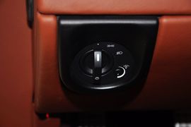 2010款阿斯顿马丁Rapide