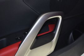 2012款现代飞思Veloster