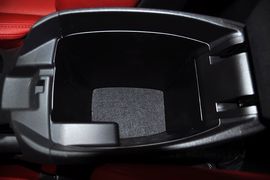2012款现代飞思Veloster