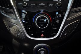 2012款现代飞思Veloster