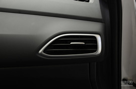 2017款全新悦动内饰