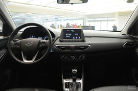 2017款全新悦动内饰