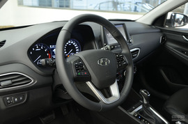 2017款全新悦动内饰