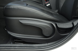 2017款全新悦动内饰