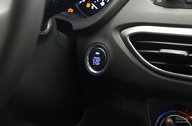 2017款全新悦动内饰