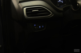 2017款全新悦动内饰