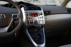 2012款丰田逸致1.8L