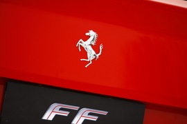 2012款法拉利FF冰雪试驾实拍