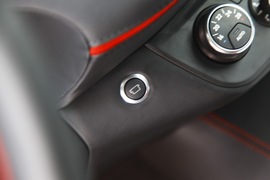 2012款法拉利FF冰雪试驾实拍