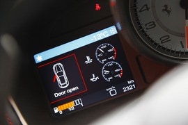 2012款法拉利FF冰雪试驾实拍