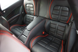 2012款法拉利FF冰雪试驾实拍