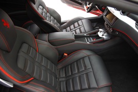 2012款法拉利FF冰雪试驾实拍