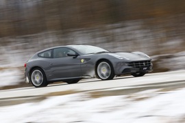 2012款法拉利FF冰雪试驾实拍