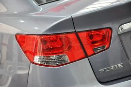 2011款起亚福瑞迪1.6L